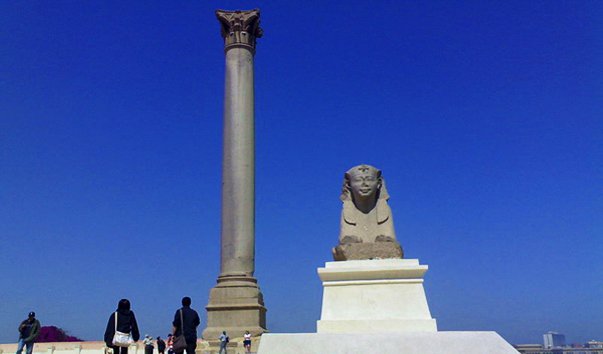 aleksandrijskij stolp kolonna pompeja