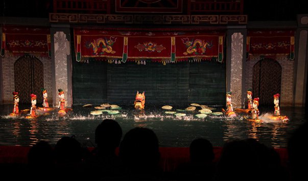 kukolnij teatr na vode v hanoe