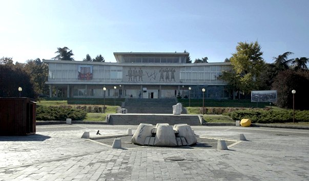 memorialnij kompleks iosipa tito muzej 25 maja
