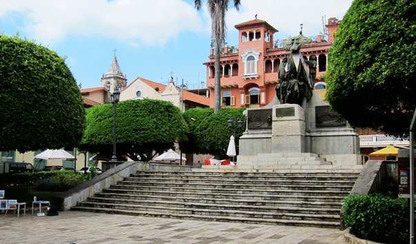 ploshad plaza bolivar
